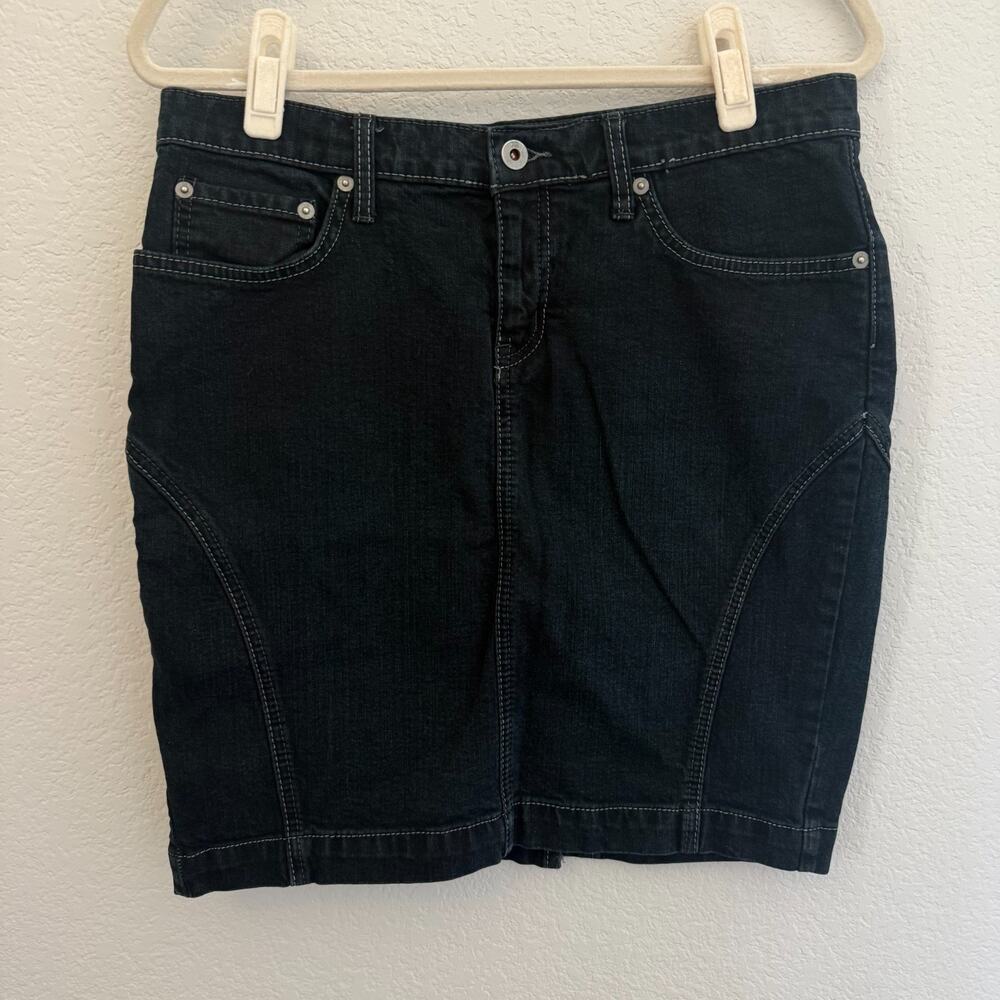 X2 Quality Denim Skirt Womens Size 8 Retro Y2K Inspired Knee Length Dark Blue